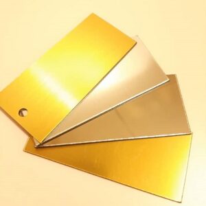 پلکسی طلایی