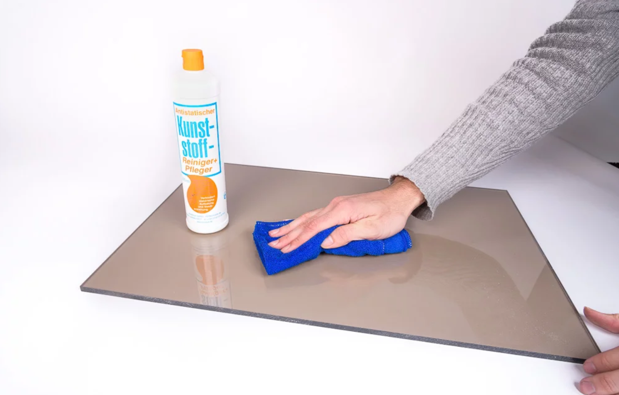 تمیز کردن پلکسی گلاس